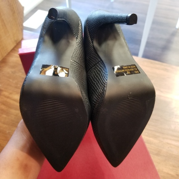 Shoes - Picture 6 of 7